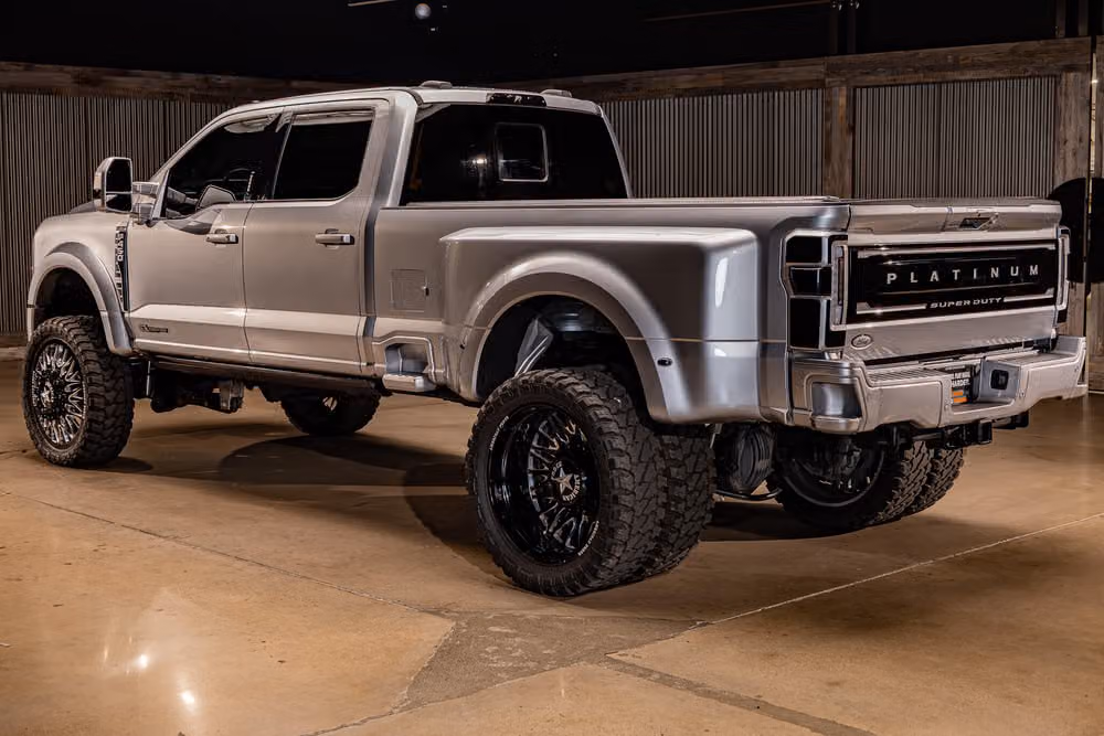 2023 Ford F-450 Super Duty Platinum Crew Cab Image 6