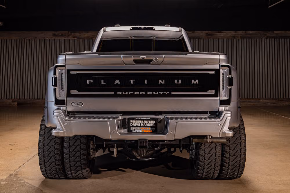 2023 Ford F-450 Super Duty Platinum Crew Cab Image 7