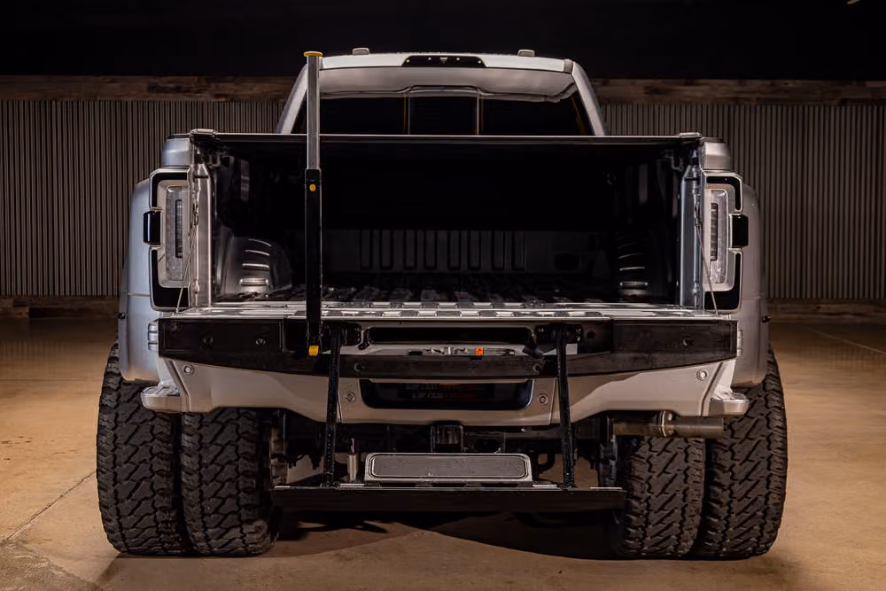 2023 Ford F-450 Super Duty Platinum Crew Cab Image 8