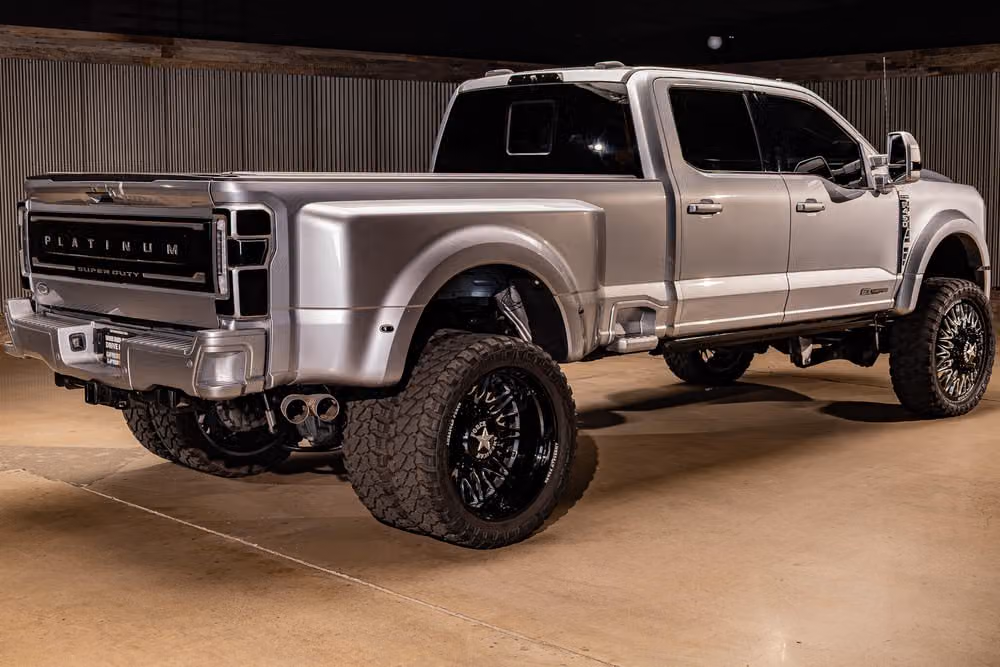 2023 Ford F-450 Super Duty Platinum Crew Cab Image 9