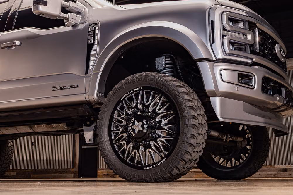 2023 Ford F-450 Super Duty Platinum Crew Cab Image 12
