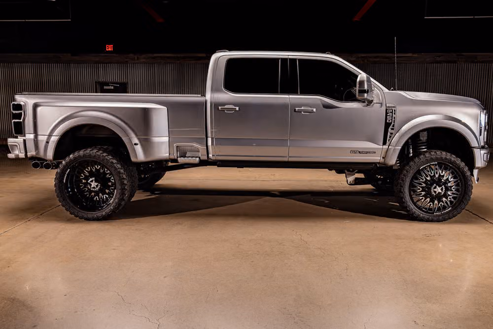 2023 Ford F-450 Super Duty Platinum Crew Cab Image 10