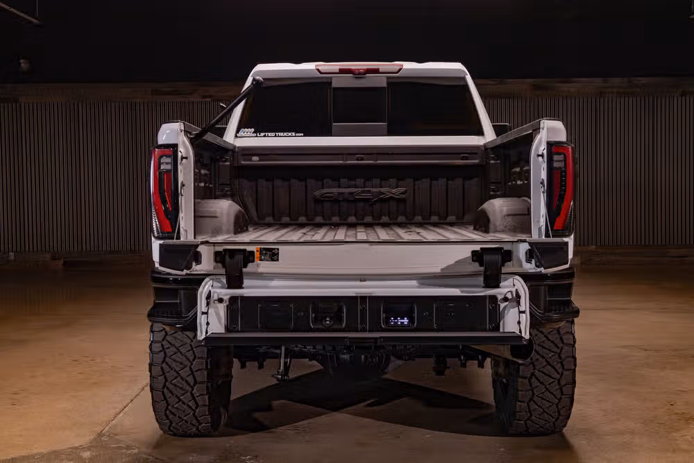 2024 GMC Sierra 2500HD AT4X Crew Cab Image 9