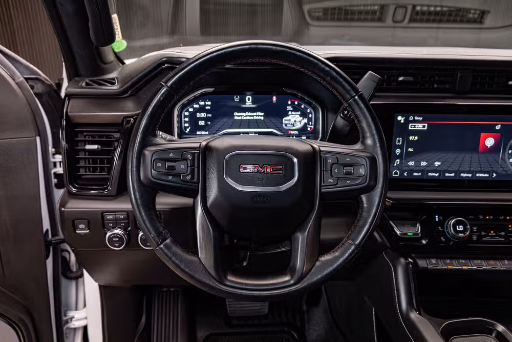 2024 GMC Sierra 2500HD AT4X Crew Cab Image 18