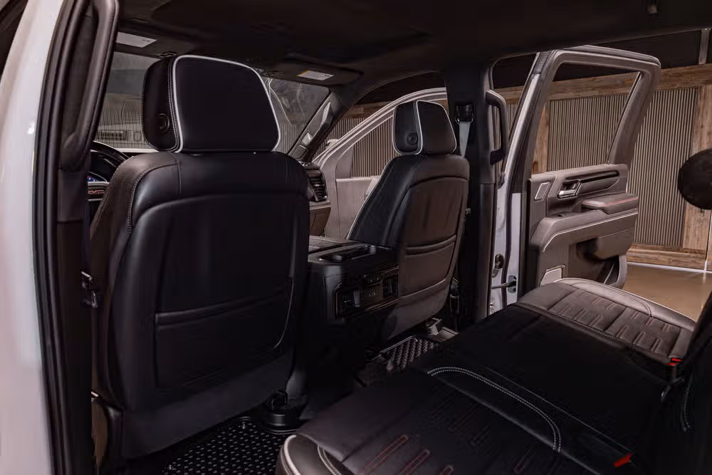 2024 GMC Sierra 2500HD AT4X Crew Cab Image 26