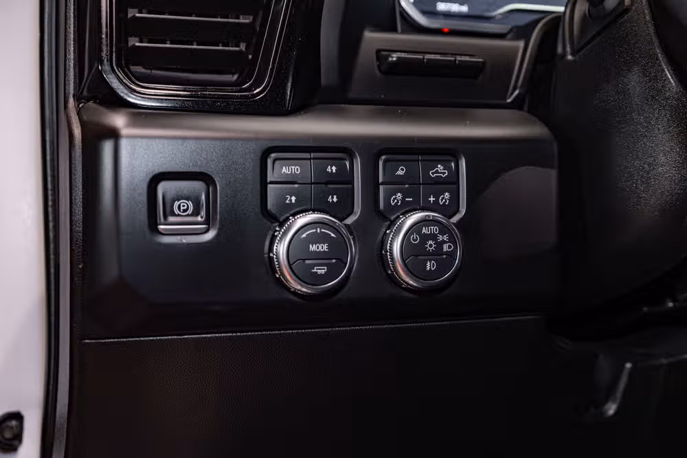 2024 GMC Sierra 2500HD AT4X Crew Cab Image 20