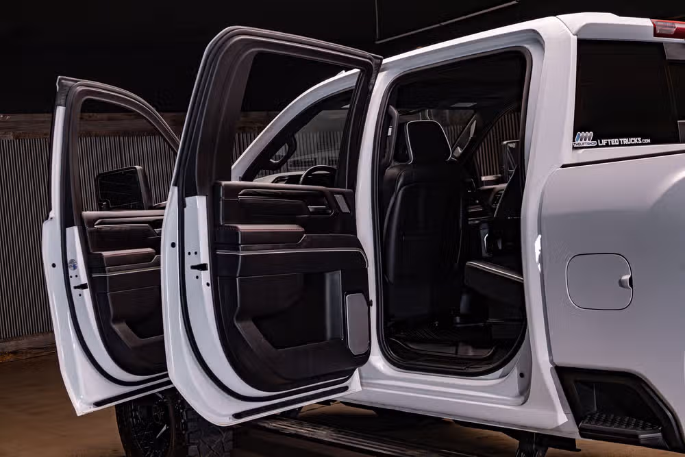2024 GMC Sierra 2500HD AT4X Crew Cab Image 32