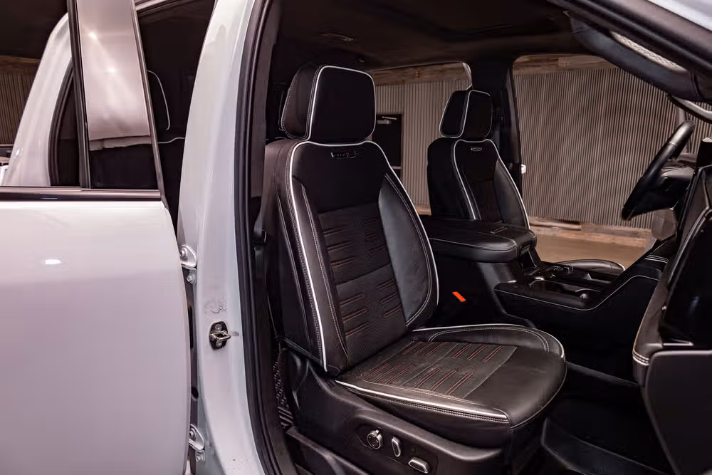 2024 GMC Sierra 2500HD AT4X Crew Cab Image 31