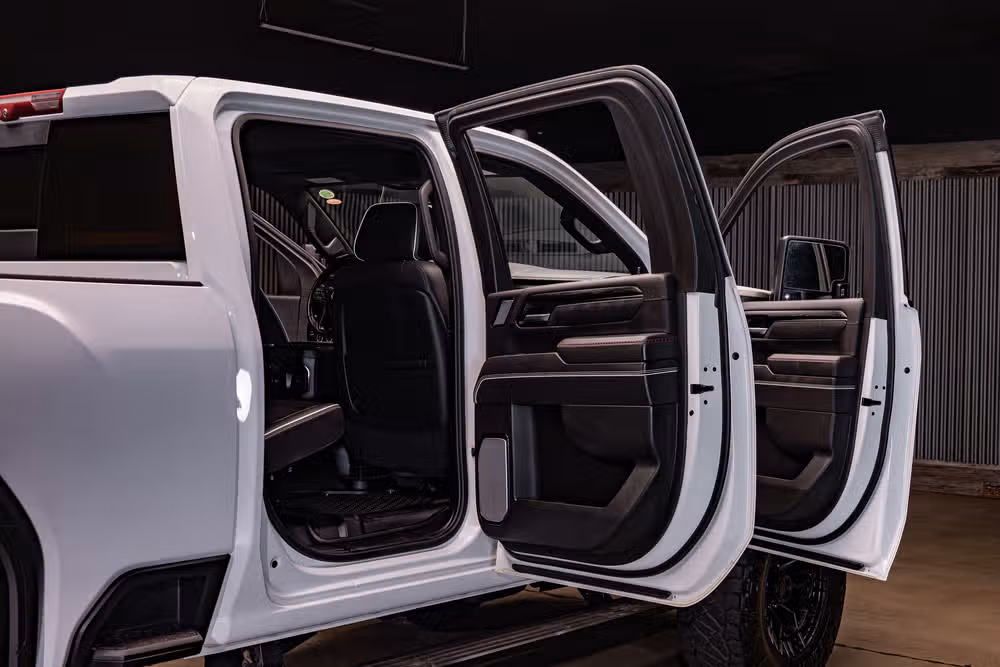 2024 GMC Sierra 2500HD AT4X Crew Cab Image 34