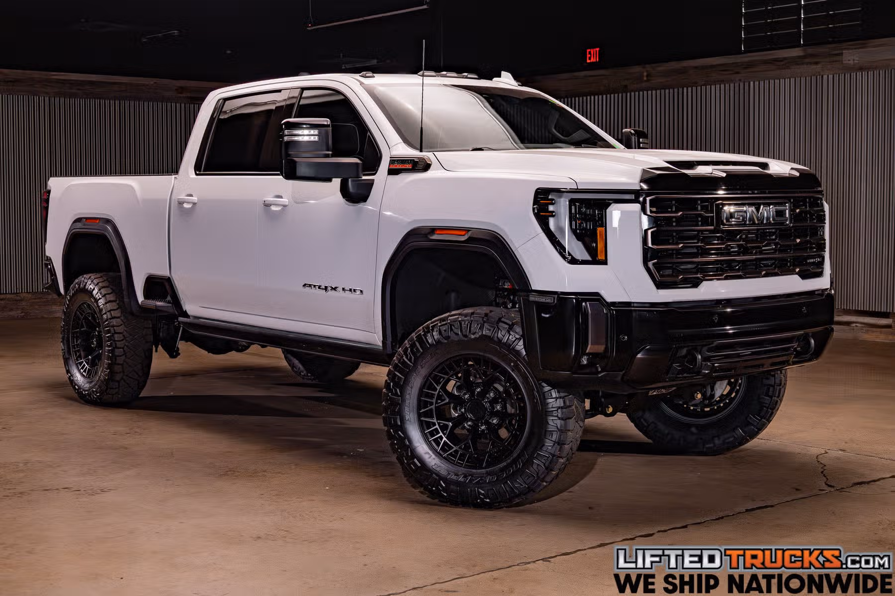 2024 GMC Sierra 2500HD AT4X Crew Cab Image 1