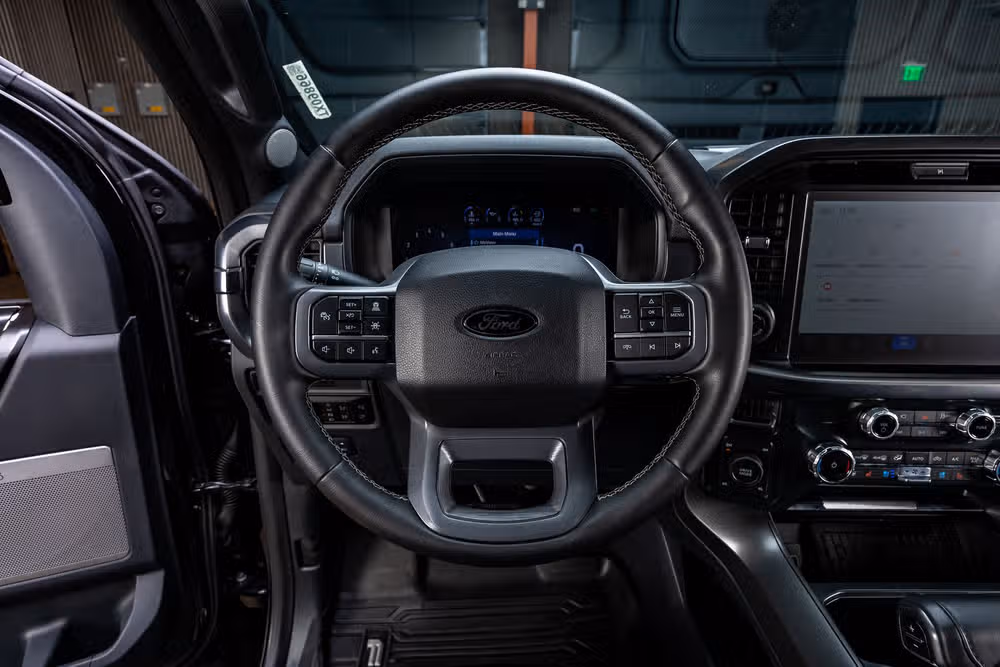 2025 Ford F-150 Lariat SuperCrew Image 19