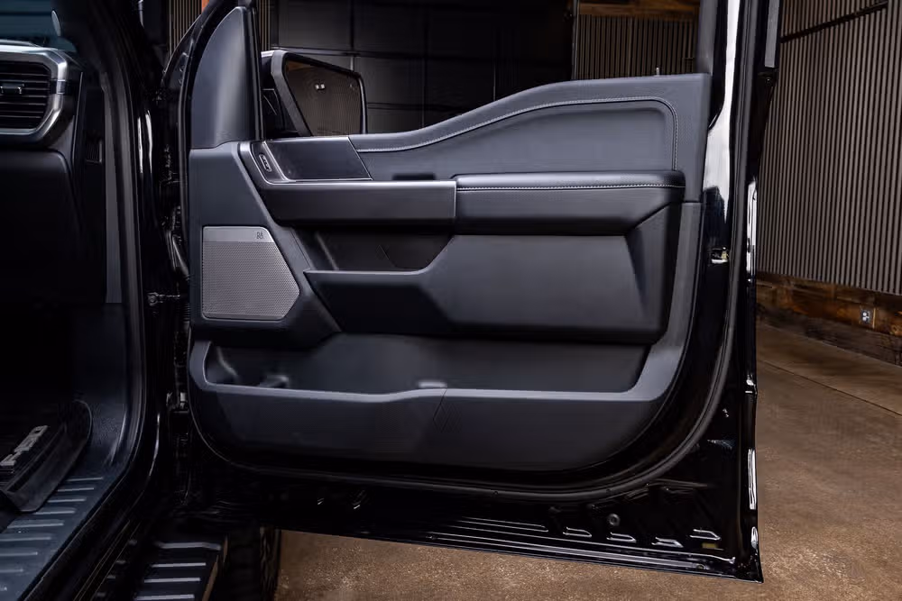2025 Ford F-150 Lariat SuperCrew Image 38
