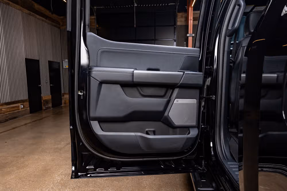 2025 Ford F-150 Lariat SuperCrew Image 39
