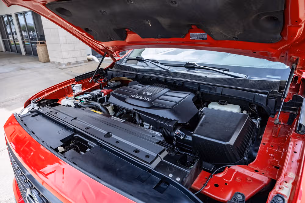 2020 Nissan Titan SV Crew Cab Image 40