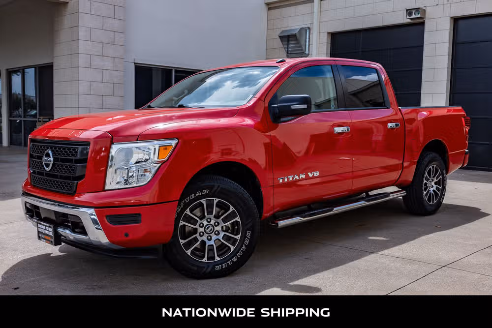 2020 Nissan Titan SV Crew Cab Image 4