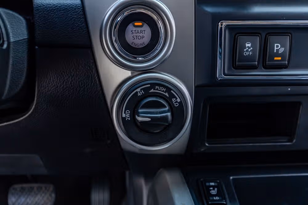 2020 Nissan Titan SV Crew Cab Image 23