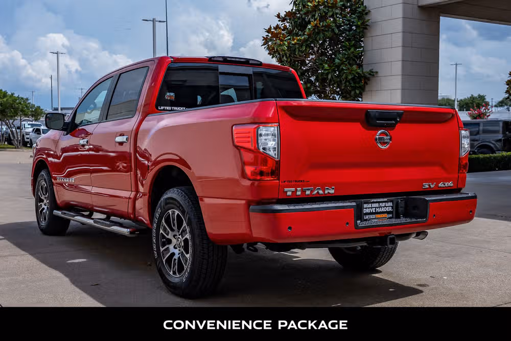 2020 Nissan Titan SV Crew Cab Image 6