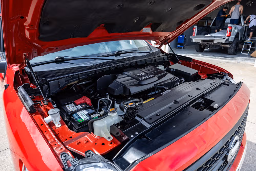 2020 Nissan Titan SV Crew Cab Image 41