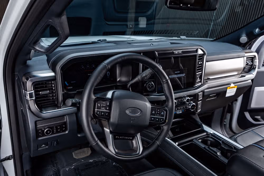 2026 Ford F-250 Super Duty Platinum Crew Cab Image 17