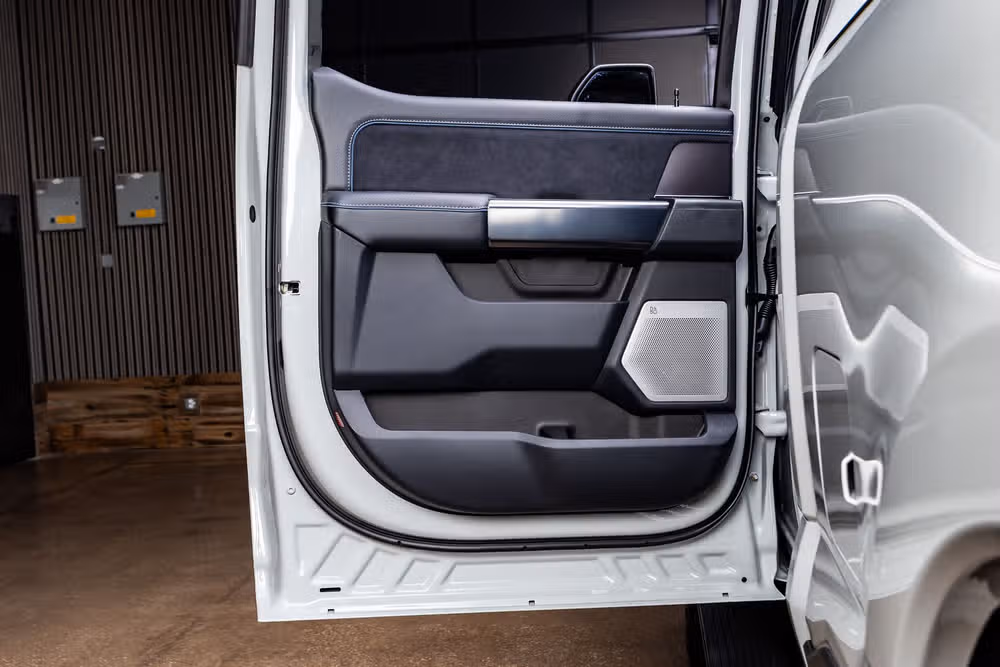 2026 Ford F-250 Super Duty Platinum Crew Cab Image 39