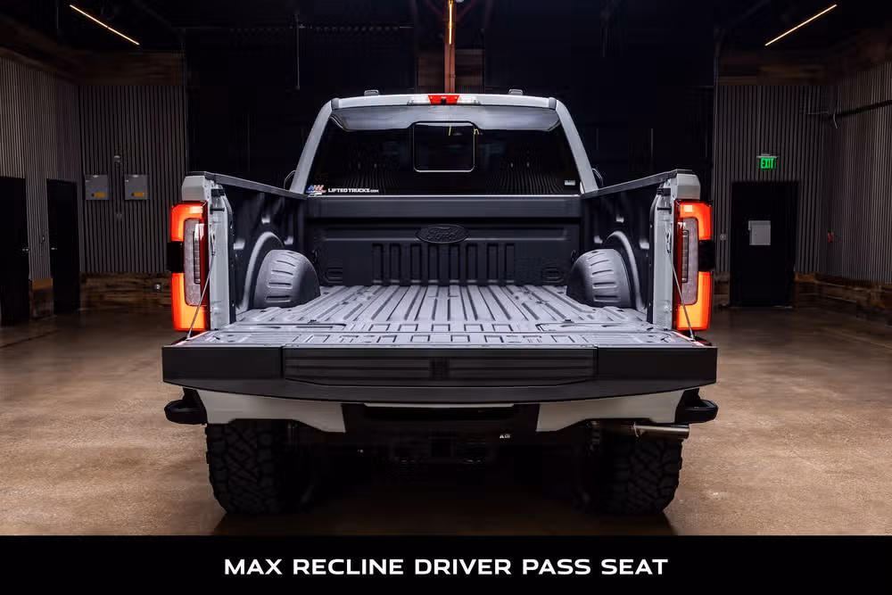2026 Ford F-250 Super Duty Platinum Crew Cab Image 9