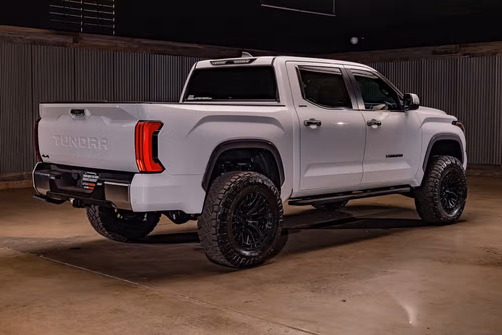 2025 Toyota Tundra Limited CrewMax Image 10