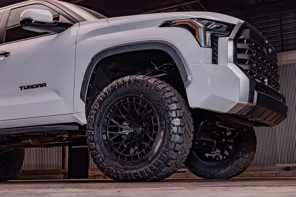 2025 Toyota Tundra Limited CrewMax Image 12