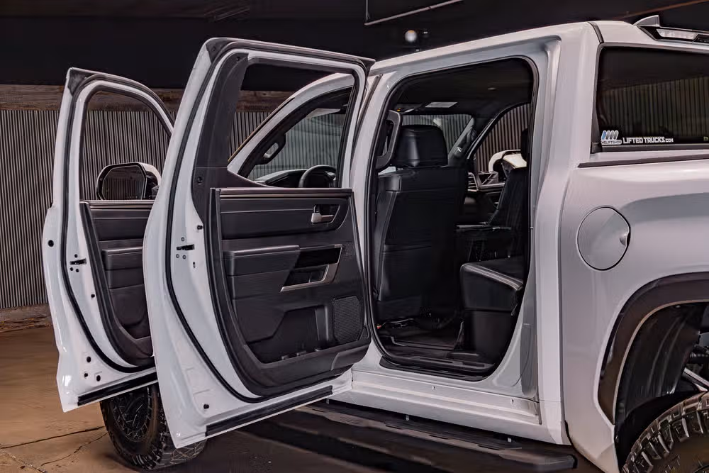 2025 Toyota Tundra Limited CrewMax Image 28