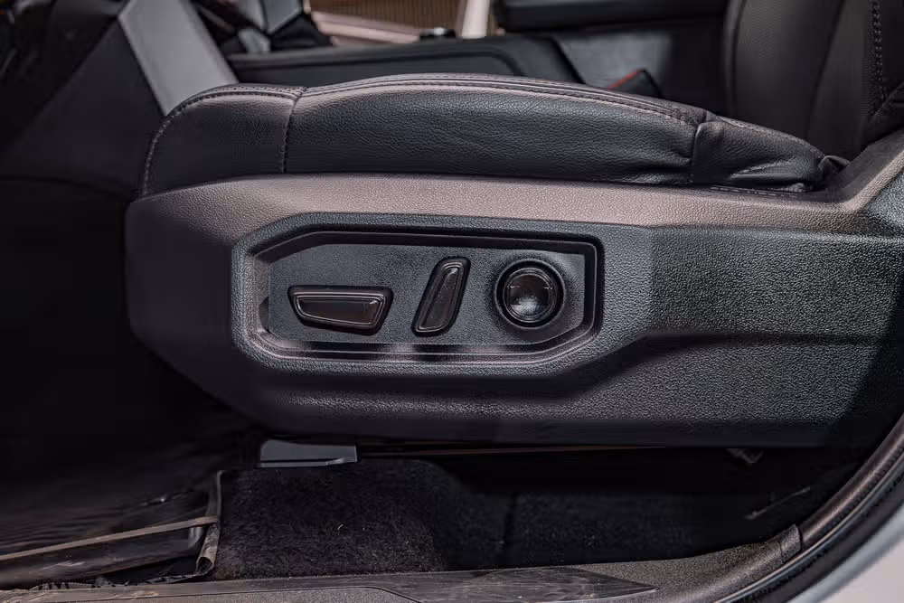 2025 Toyota Tundra Limited CrewMax Image 21