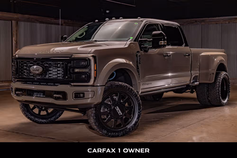 2026 Ford F-450 Super Duty Platinum Plus Crew Cab Image 5