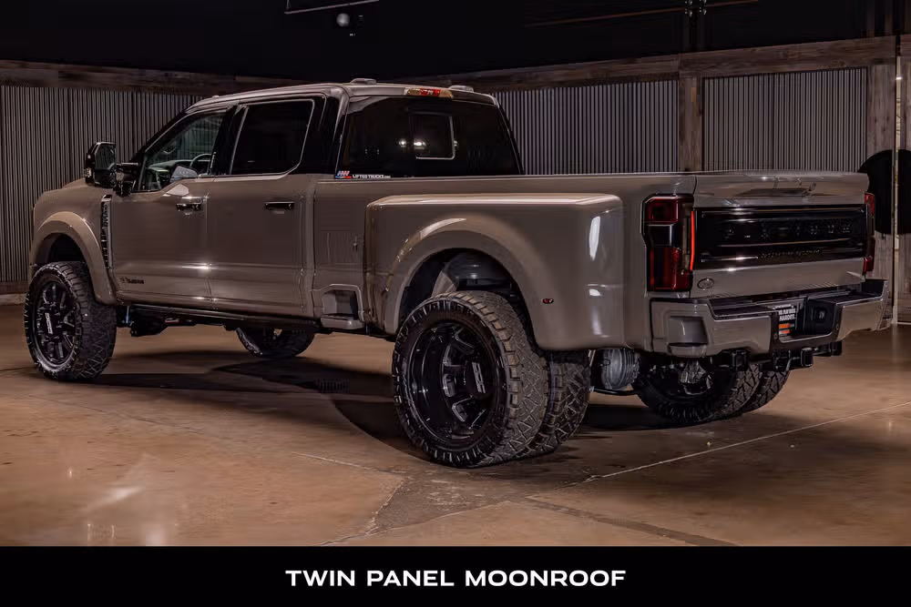 2026 Ford F-450 Super Duty Platinum Plus Crew Cab Image 7