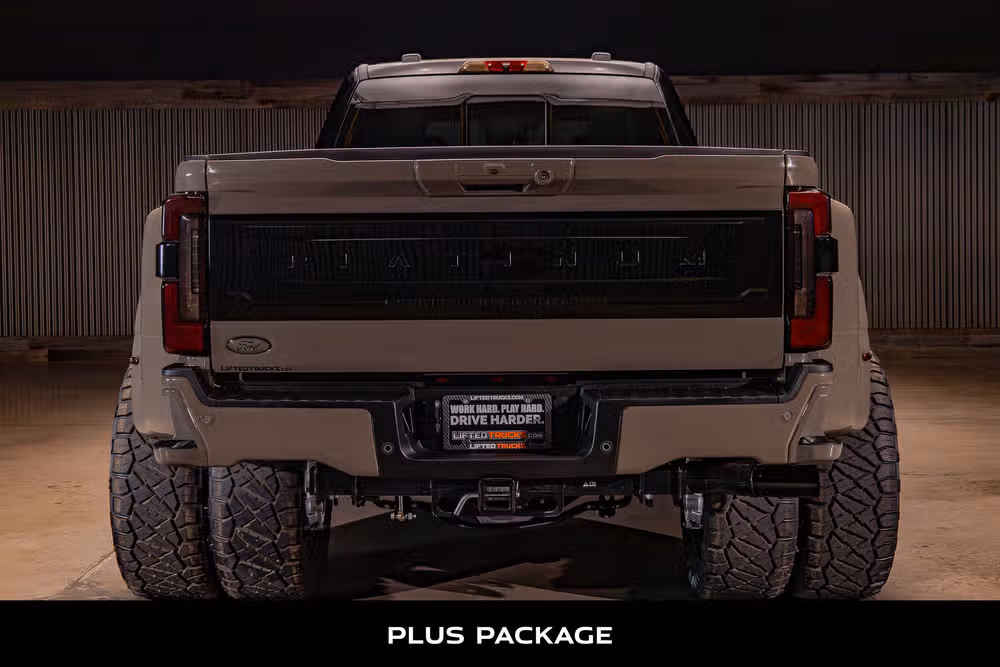 2026 Ford F-450 Super Duty Platinum Plus Crew Cab Image 8