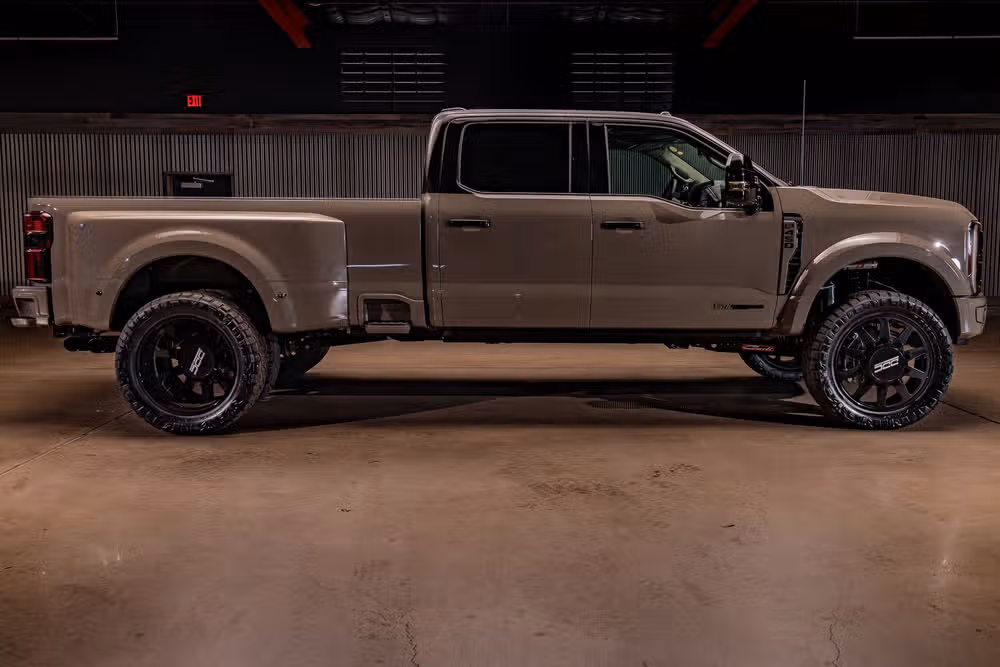 2026 Ford F-450 Super Duty Platinum Plus Crew Cab Image 11
