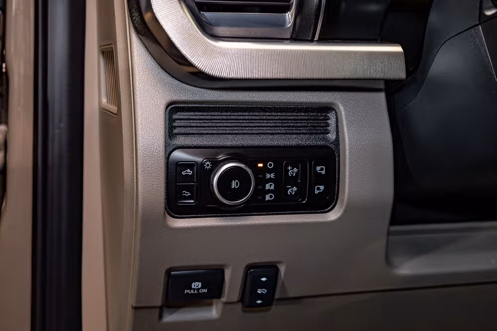 2026 Ford F-450 Super Duty Platinum Plus Crew Cab Image 20