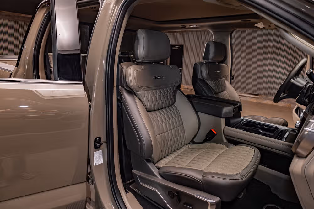 2026 Ford F-450 Super Duty Platinum Plus Crew Cab Image 31