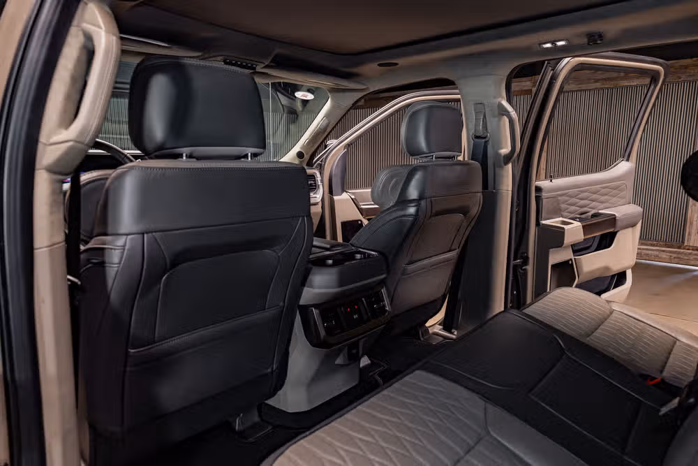 2026 Ford F-450 Super Duty Platinum Plus Crew Cab Image 26