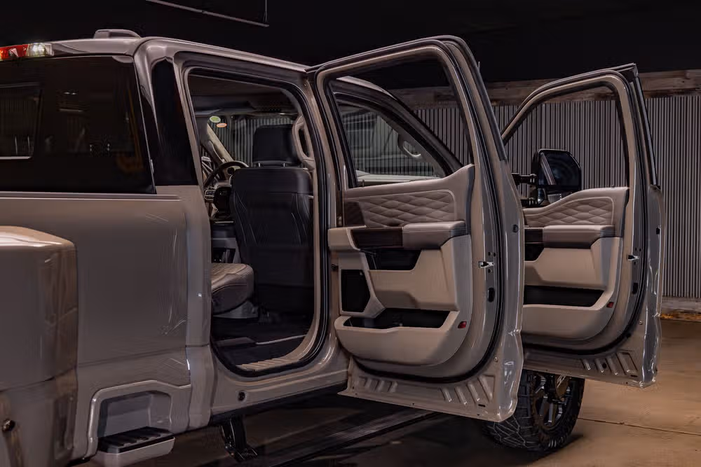 2026 Ford F-450 Super Duty Platinum Plus Crew Cab Image 34