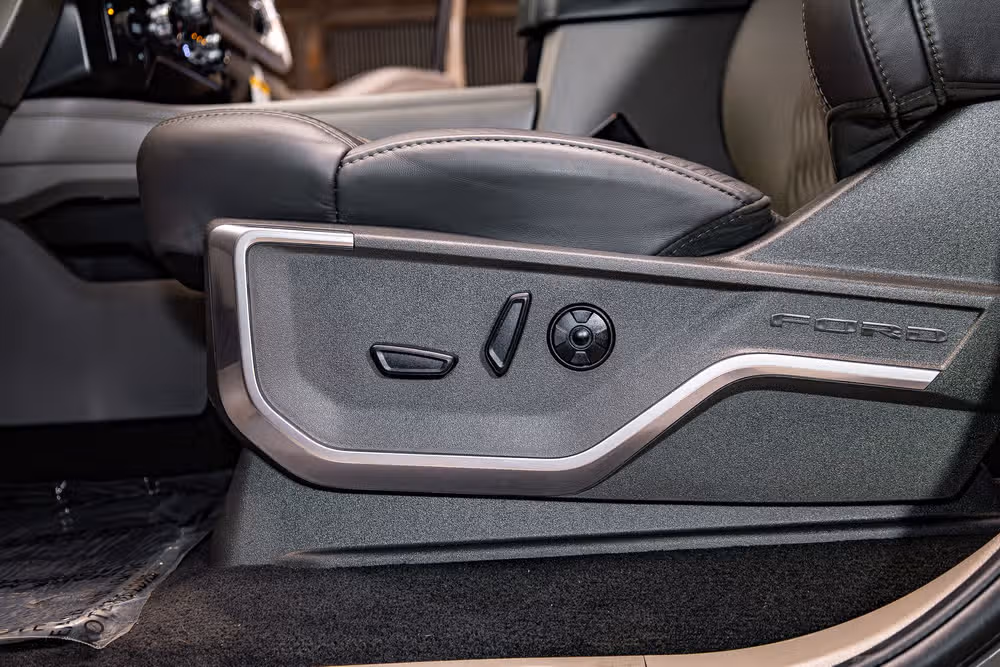 2026 Ford F-450 Super Duty Platinum Plus Crew Cab Image 25