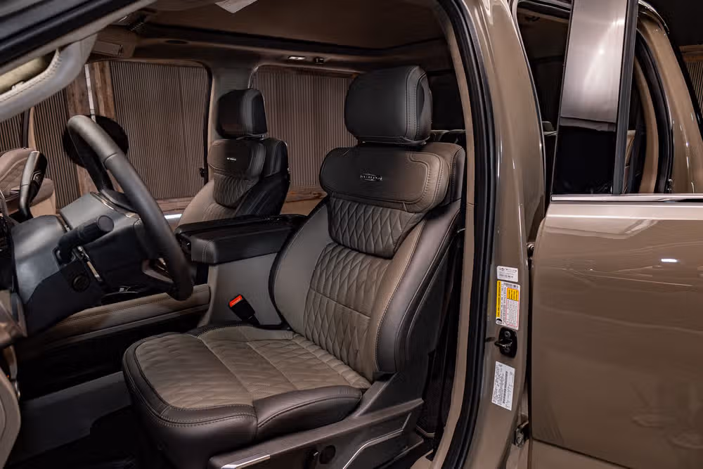 2026 Ford F-450 Super Duty Platinum Plus Crew Cab Image 24