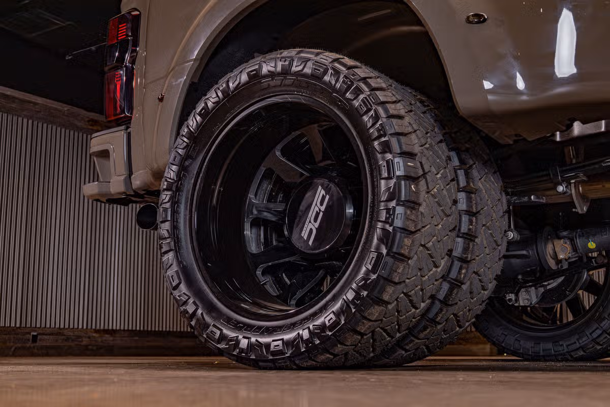 2026 Ford F-450 Super Duty Platinum Plus Crew Cab