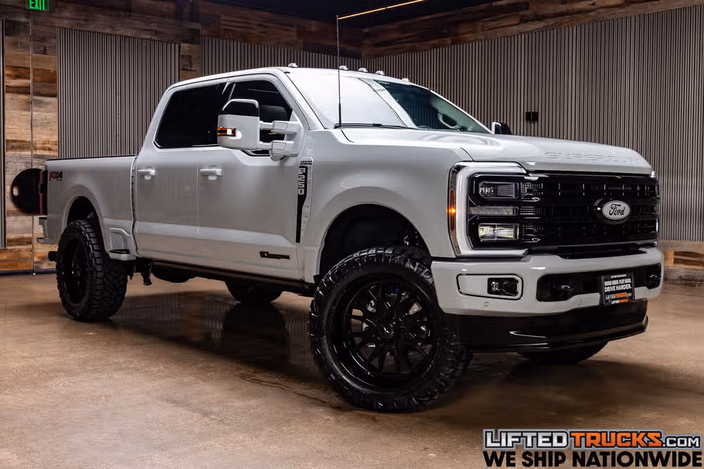 2026 Ford F-250 Super Duty Platinum Plus Crew Cab Image 1