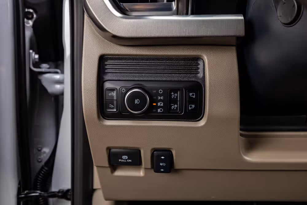 2026 Ford F-250 Super Duty Platinum Plus Crew Cab Image 22