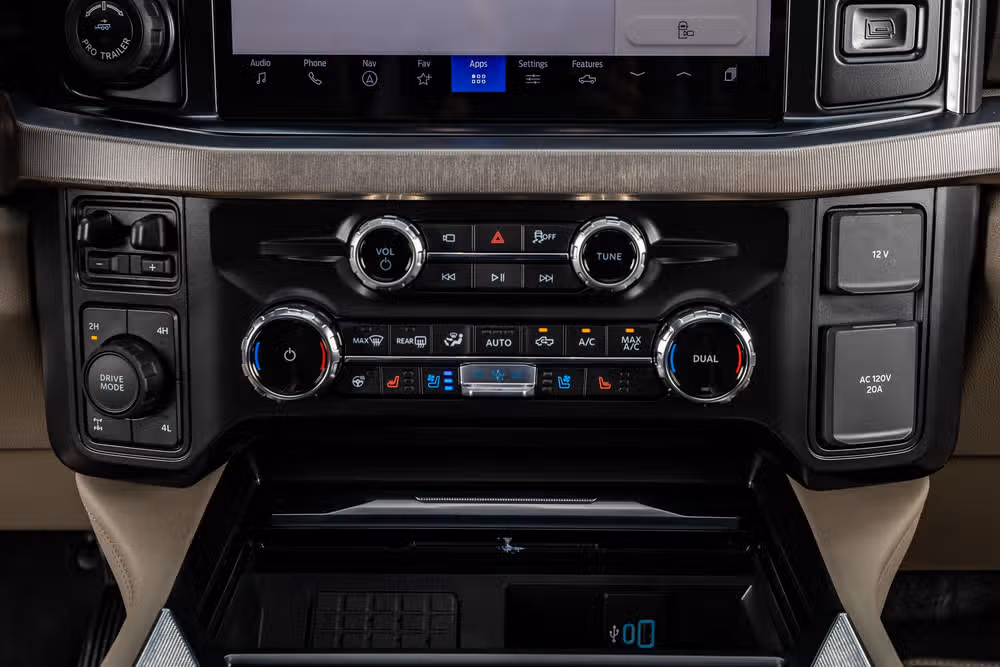 2026 Ford F-250 Super Duty Platinum Plus Crew Cab Image 28
