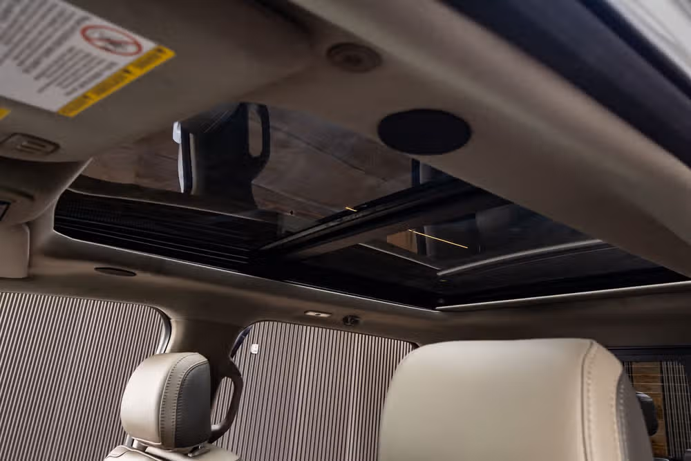2026 Ford F-250 Super Duty Platinum Plus Crew Cab Image 32