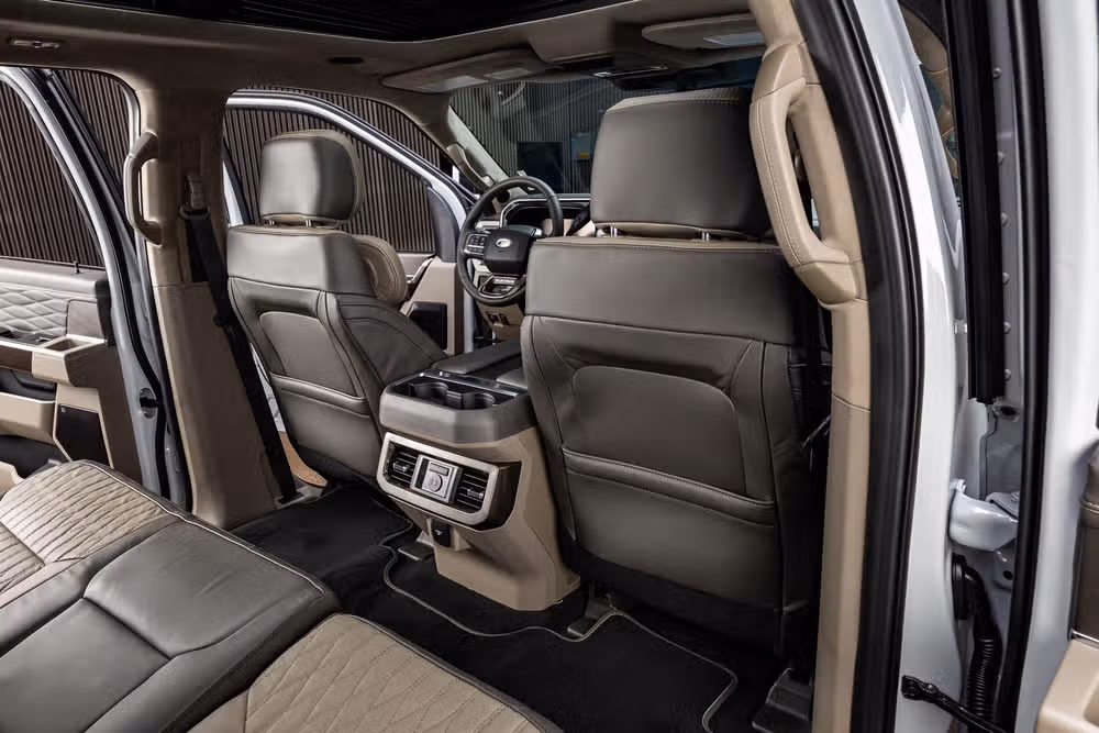 2026 Ford F-250 Super Duty Platinum Plus Crew Cab Image 34