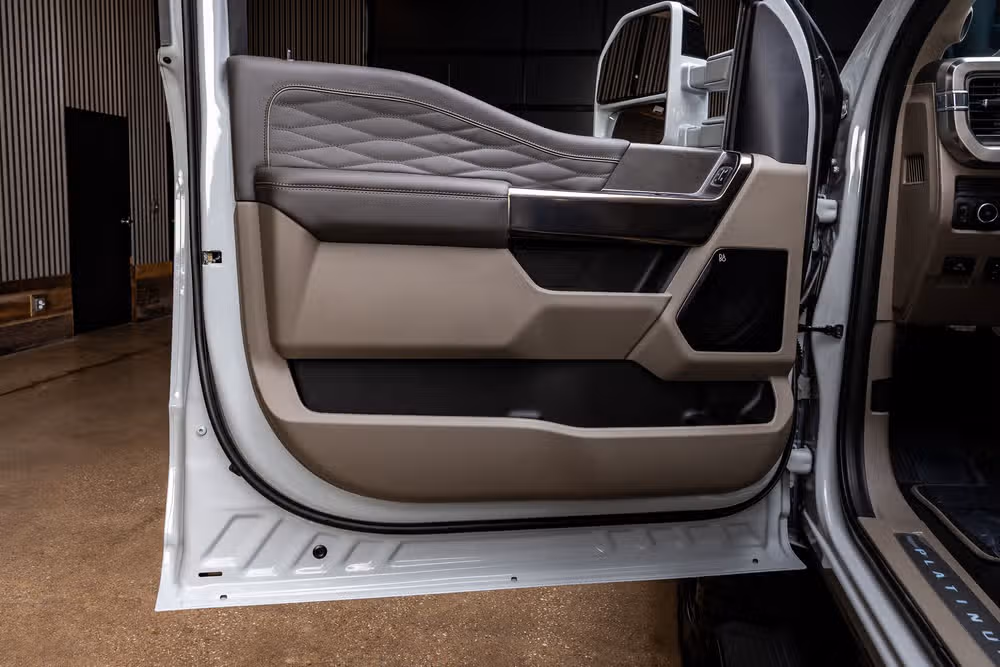 2026 Ford F-250 Super Duty Platinum Plus Crew Cab Image 38