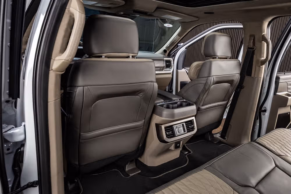 2026 Ford F-250 Super Duty Platinum Plus Crew Cab Image 36