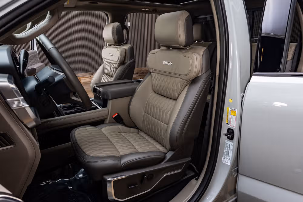 2026 Ford F-250 Super Duty Platinum Plus Crew Cab Image 31