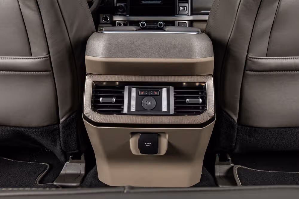 2026 Ford F-250 Super Duty Platinum Plus Crew Cab Image 35
