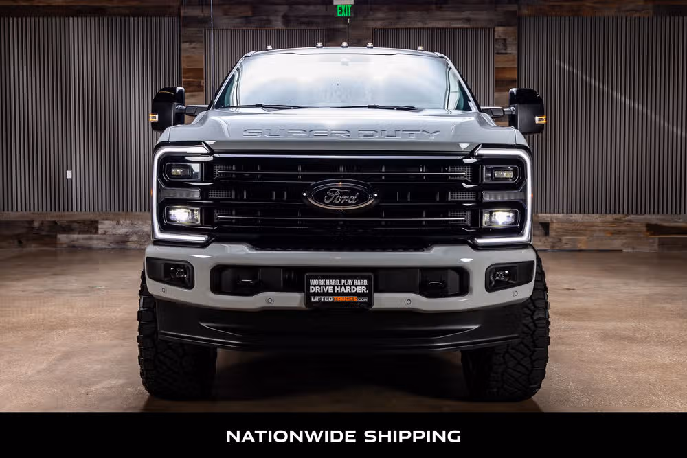 2026 Ford F-250 Super Duty Platinum Crew Cab Image 4